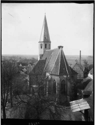 Eggenstein Pfarrkirche Sankt Vitus- und Modestus (gotischer Chor und Turm) Außenansicht von Südosten