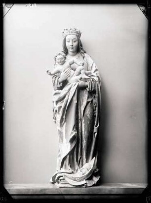 Kirche; Madonna, Plastik vor der Restaurierung