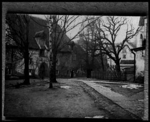 Reval, Tallinn: St. Nicolai Kirche, Hof und Haus [Reproduktion eines Fotos]