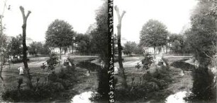 Seifhennersdorf. Steg vom Weiseweg zum Eschenweg. Blick über die Mandau
