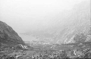 Kotor, Cattaro: Blick von der Lovcenstraße auf Kotor