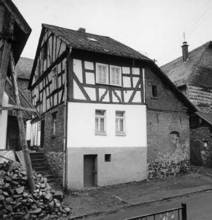 Mengerskirchen, Kirchplatz 19