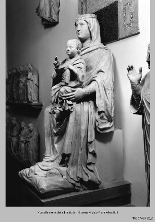 Madonna mit Kind und den Heiligen Reparata und Zenobius : Thronende Madonna