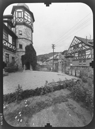 Wasungen, Untertor 1. Damenstift (Stadtmuseum, Umbau 1596; B. von Marschalck von Ostheim). Straßenansicht