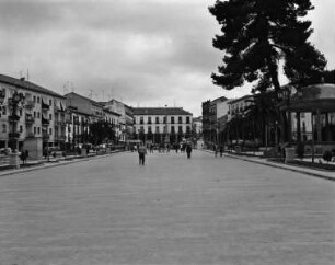 Plaza del Mercado & Plaza de la Constitución