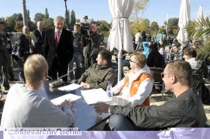 Der Regierende Bürgermeister Klaus Wowereit besucht den Bezirk Treptow-Köpenick