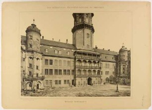 Der Große Schlosshof des Residenzschlosses in Dresden, aus der Mappe: Das Königliche Residenzschloss zu Dresden von Römmler & Jonas