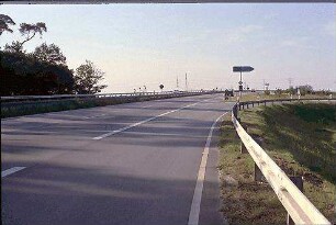Einfahrt in Tangente Süd (Hockenheim Richtung Heilbronn) von Hauptfahrbahn Ost der B36 (Hockenheim Richtung Schwetzingen)
