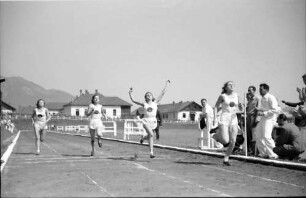 Predal: Rumänische Leichtathletik-Meisterschaften, Frauen im Ziel