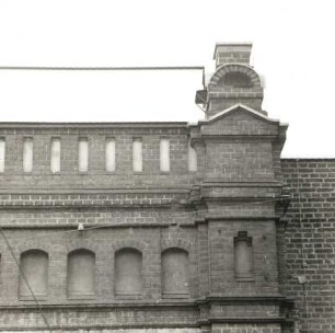 Cottbus. Straßenbahndepot, Berliner Straße 58/60. um 1905. Wagenhalle, Eckpfeiler des Portalaufsatzes