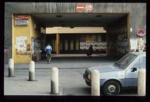 Diapositiv: Dresdener Straße, April 1984