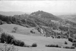 Lindenfels: Blick auf Burg Lindenfels, von der Straße