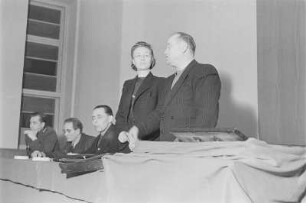 Gerhart Eisler (1897-968; österreichisch-deutscher Journalist und Politiker der DDR)
