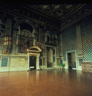 Palazzo Vecchio — Sala dei Gigli