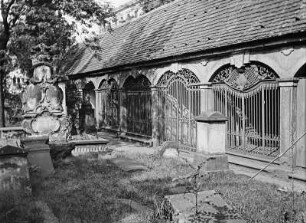 Grüfte : Dresden, Eliasfriedhof, Gruftreihe an der Ziegelstraße, um 1725