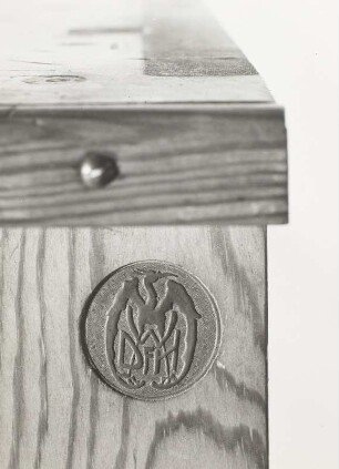 Signet der Dresdener Werkstätten für Handwerkskunst: Stempel in Nadelholz
