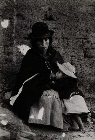Mutter und Kind in La Paz, Bolivien 1958