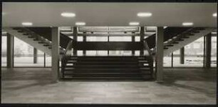 Stadthalle (auch: Mercatorhalle), Duisburg: Treppenaufgang Foyer Erdgeschoss