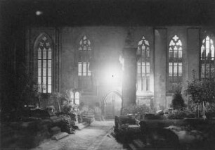 Nacht im Johannisfriedhof in Nürnberg