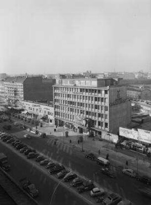 Panorama, Bild 2 von 5. Blick über den Breitscheidplatz mit Ruine der Kaiser-Wilhelm-Gedächtniskirche, Wiederaufbaugebiet "Rund um den Zoo", (City-West). Berlin-Charlottenburg, Breitscheidplatz