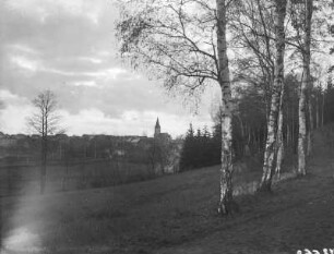 Unbekannter Ort. Ortsansicht mit Kirche