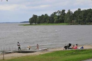 Sudbyholm - Badestrand am Mälarsee : Badestrand am Mälarsee, aufgenommen bei Sundbyholm am 24. Juli 2012