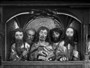 Predella im geöffneten Zustand — Linke Hälfte: die Apostel Matthäus, Thomas, Matthias, Philippus und Jakobus maior