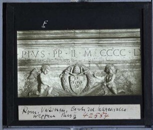Vatikan, Corte del Maresciallo : Wappen Pius II., Relief