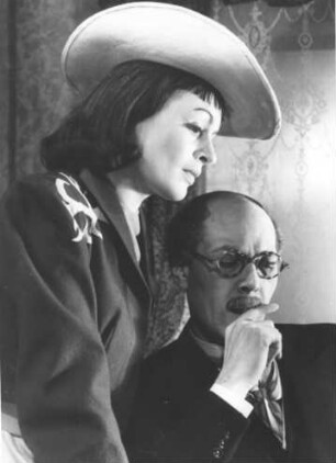 Bildnis der Schauspieler Gisela von Collande (1915-1960) und Heinz Klevenow (1908-1975); aufgenommen 1947 im Thalia-Theater Hamburg