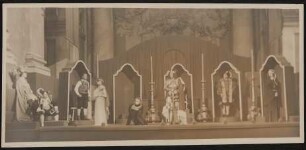 Theaterszene: Uraufführung von "Das Salzburger Große Welttheater" in der Salzburger Kollegienkirche