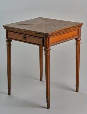 Spieltisch im Stil Louis XVI.
