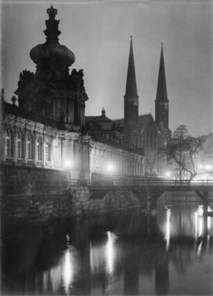 Dresden. Kronentor und Sophienkirche. Blick über den Zwingergraben