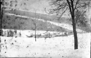 Erzgebirge. Winterlandschaft. Ansicht mit Fabrikgebäude