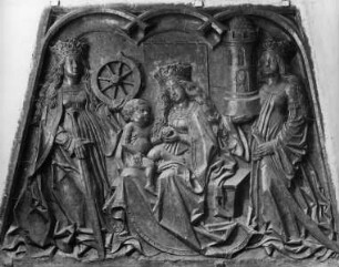 Epitaph für Familie Scheller mit Darstellung der thronenden Madonna, der heiligen Katharina und der heiligen Barbara