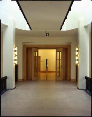 Dresden-Altstadt, Ostra-Allee 9. Bankgebäude (ehem. Haus der Dresdner Kaufmannschaft, Dresdner Bank, 1913, 1914-1916; A. Hohrath, Sanierung bis 1997). Treppenhaus