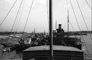 Braila: Schiffe am Kai