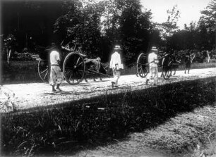 Umzug : Südthailand. Umzug durchs Gebirge mit Möbeln auf Karren, 1912/1913
