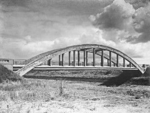 Alte Straßenbrücke Niedernholz/Mittellandkanal