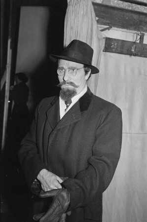 Szenenbilder aus dem Stück "Julius Fucik" von Juri Burjakowski am Deutschen Theater Berlin : Rollenporträt