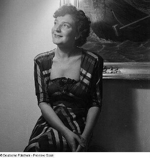 Porträt Diseuse Dora Dorette
