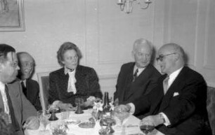 Glotterbad: Am Tisch; Lübke, Dr. G. Müller