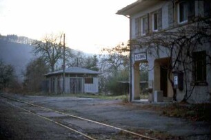 Niedernhall Empfangsgebäude Bahnsteig