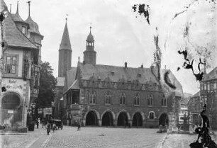 Goslar, Markt. Blick über den Marktplatz auf das Rathaus