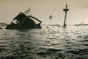 Havanna, Kuba. Hebearbeiten am Wrack des amerikanischen Kriegsschiffes "Maine" vor der Küste