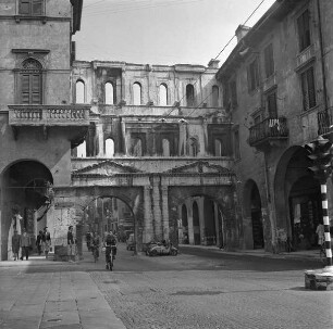 Porta dei Borsari