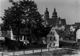 Plauen im Vogtland (Sachsen). Stadtansicht. Im Bildhintergrund die zweitürmige evangelische Johanneskirche