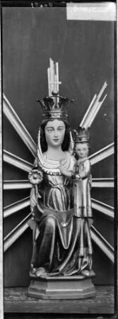 Bickesheim Wallfahrtskirche Maria Bickesheim Gnadenbild im Hochaltar (Ende 13. Jahrhundert)