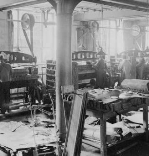 Stanzmaschinen : Technikgeschichte | Technologie | Schuhwarenfabrikation | Schuhwarenfabrik Conrad Tack & Cie AG