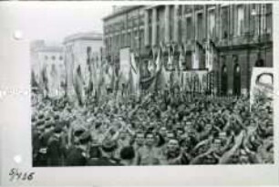 Demonstration zum Deutschlandtreffen der FDJ am Pfingstsonntag