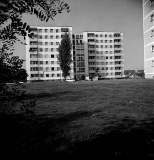 Inbetriebnahme eines neuen Doppel-Hochhauses der Firma Richt-Immobilien in der Eugen-Richter-Straße.